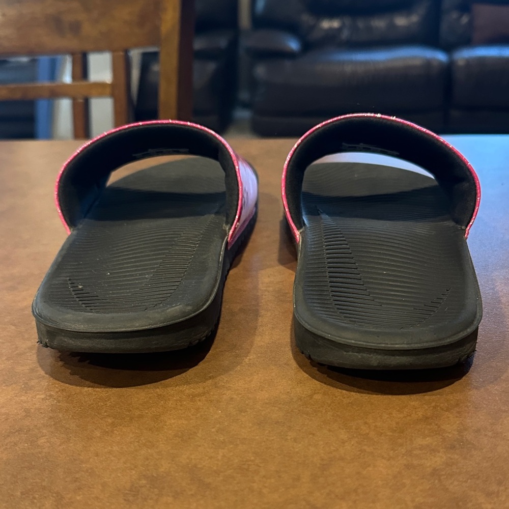 💖🖤Nike Black and Pink Slides - 5 - Picture 5 of 8